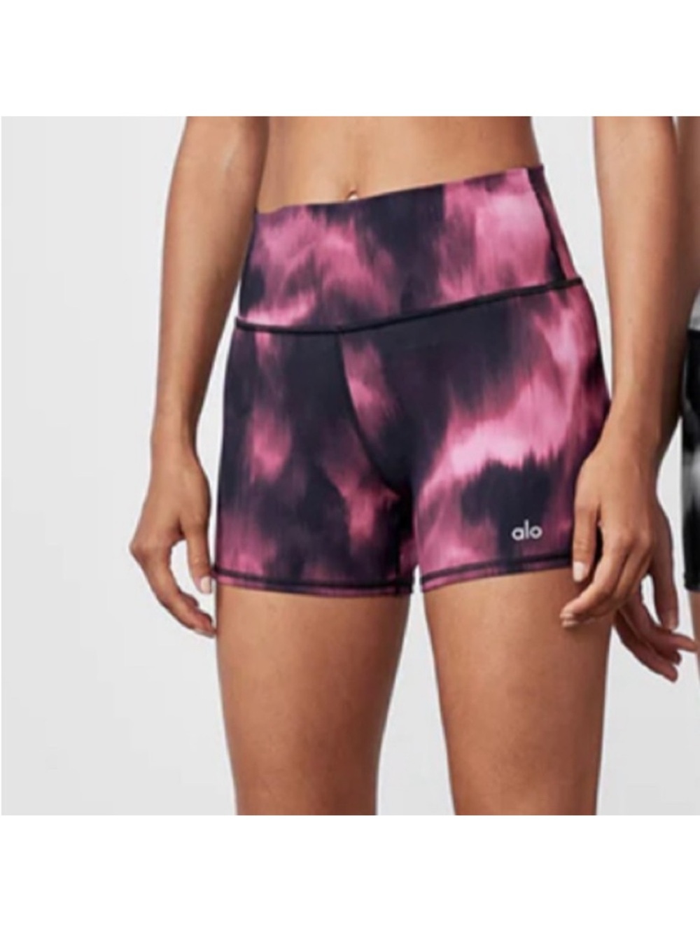 ALO Yoga Vapor High Waist Shorts in Raspberry Sorbet Size Medium